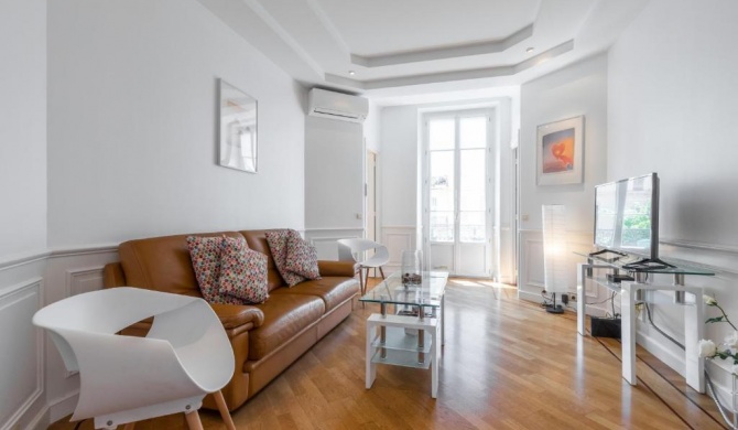 Jean Medecin Avenue - Classy and Cosy 3 Bdrs Downtown & Parking