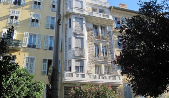 Appartement Au Centre De Nice