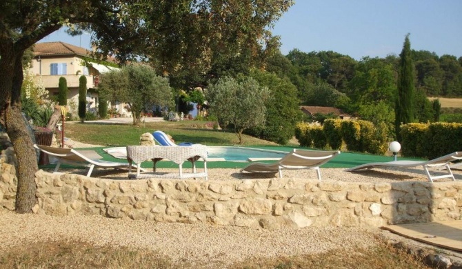 Beautiful Holiday Home in Pertuis with Swimming Pool