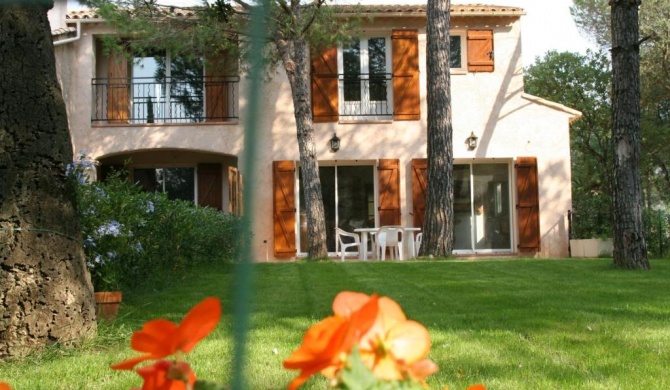Location Villa et Studios Roquebrune-sur-Argens