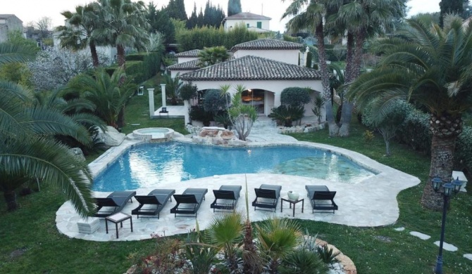 Luxueuse villa piscine et jacuzzi