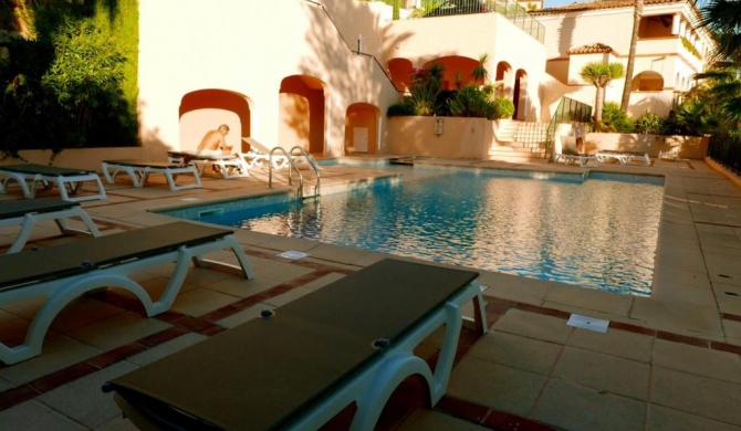 Maison de 2 chambres avec piscine partagee terrasse amenagee et wifi a Sainte Maxime a 5 km de la plage
