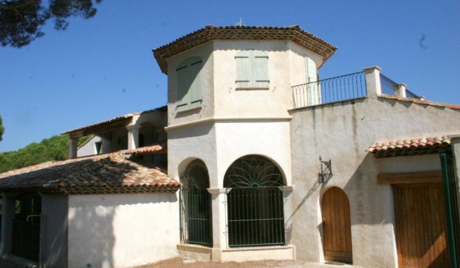 Maison de 5 chambres a Sainte Maxime a 500 m de la plage avec vue sur la mer jardin et wifi