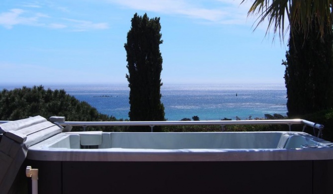Villa Riviera, Sea view, Pool, Jacuzzi, Sauna, Walk to the beach