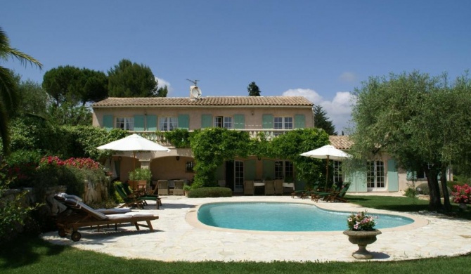 Stunning villa with heated swimming pool air conditioning and large private enclosed garden
