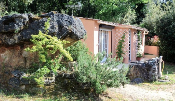 Maison d'une chambre avec jacuzzi jardin et wifi a Montauroux